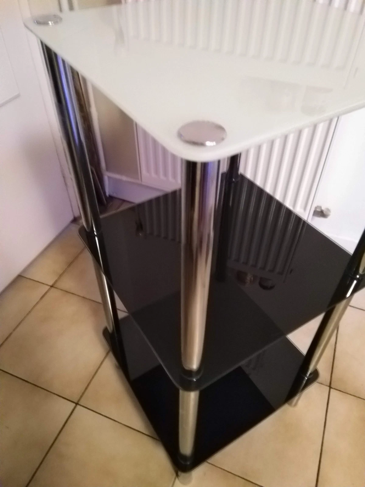 Étagère d’appoint en verre et chrome — Paris