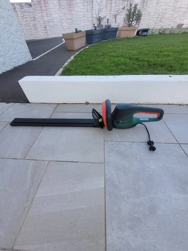 Taille-haie Bosch électrique