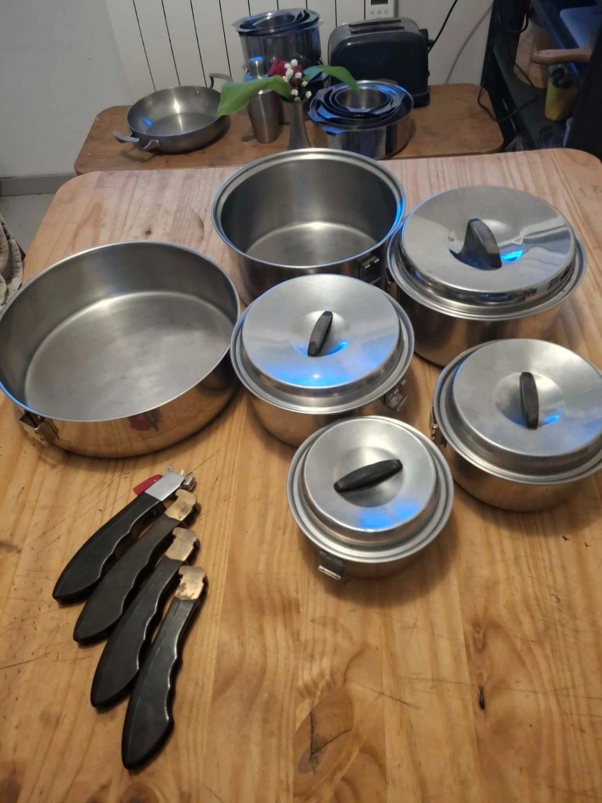 Batterie de cuisine inox – 5 casseroles avec couvercles – Lyon